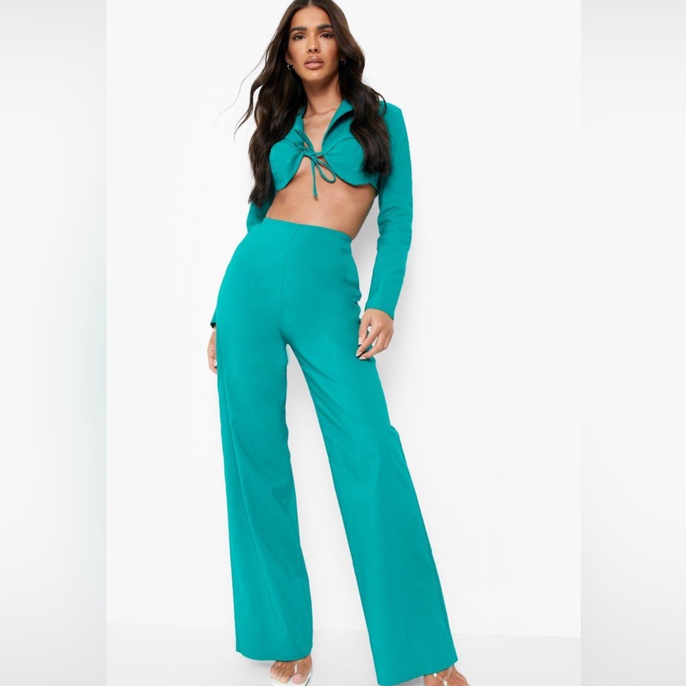CORSET CROPPED BLAZER & WIDE LEG PANTS
